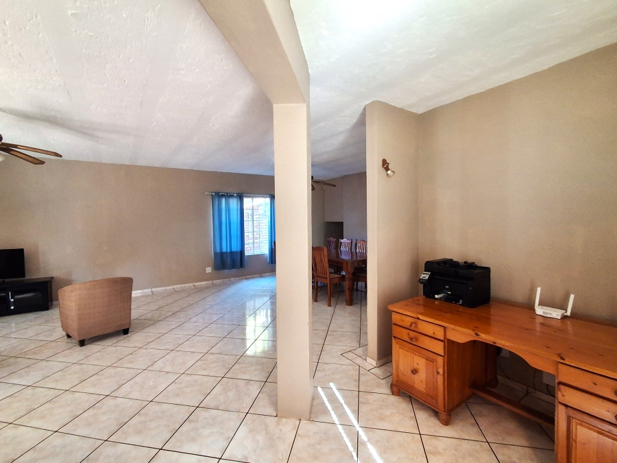 3 Bedroom Property for Sale in Safari Gardens North West